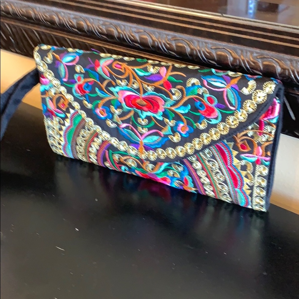 Clutch wristlet